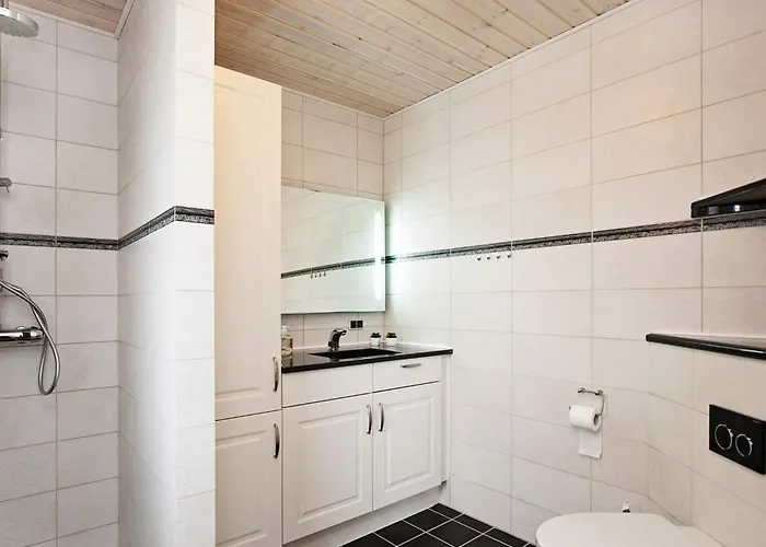 8 Person In Harpelunde-by Traum Harpelunde